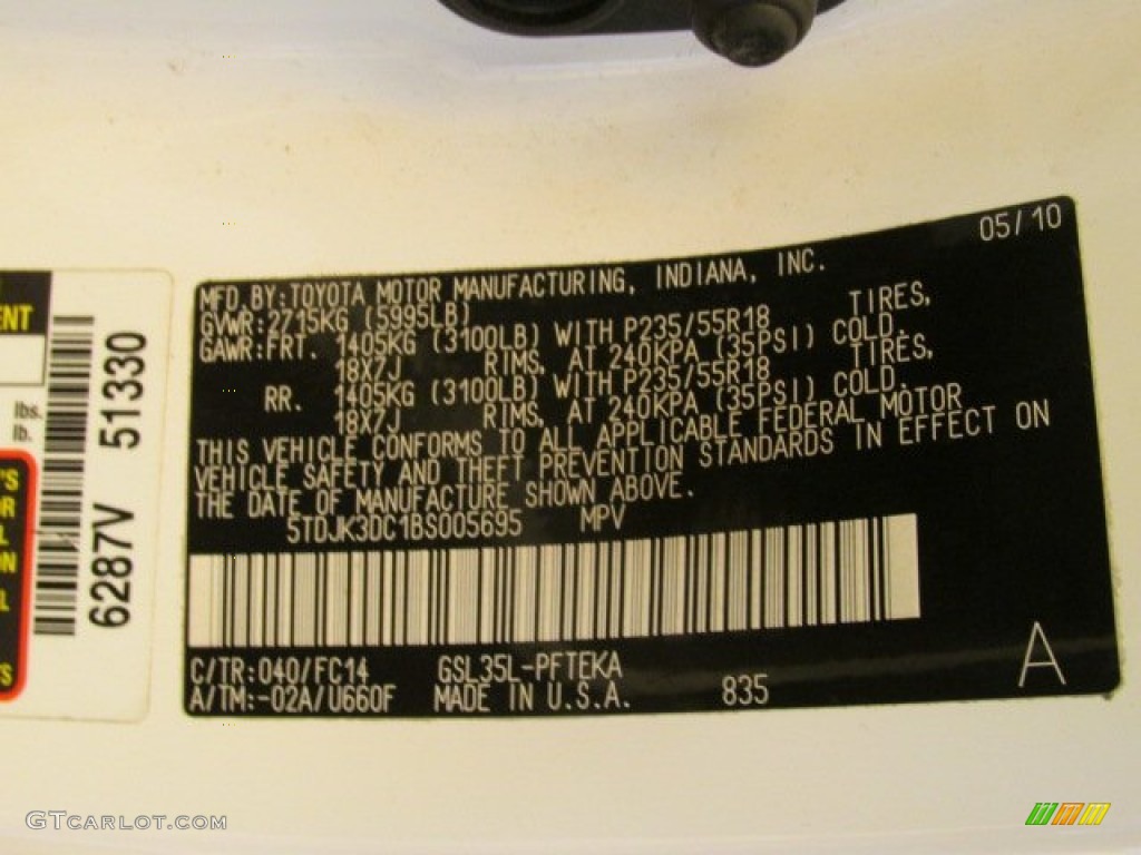2011 Sienna LE AWD - Super White / Light Gray photo #19