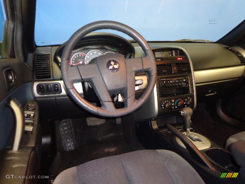 2005 Mitsubishi Galant LS V6 Dashboard Photos