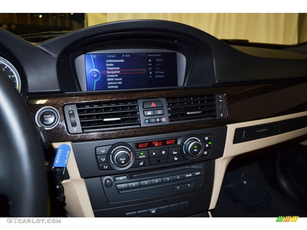 2010 BMW M3 Sedan Controls Photo #82593439