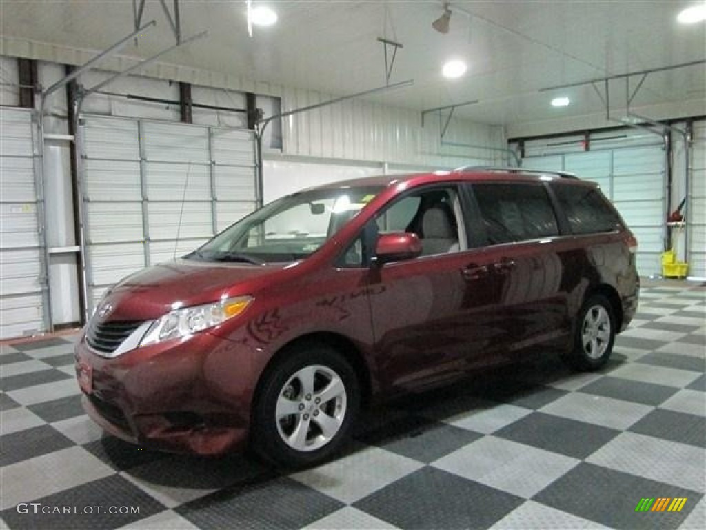 2012 Sienna LE - Salsa Red Pearl / Light Gray photo #4