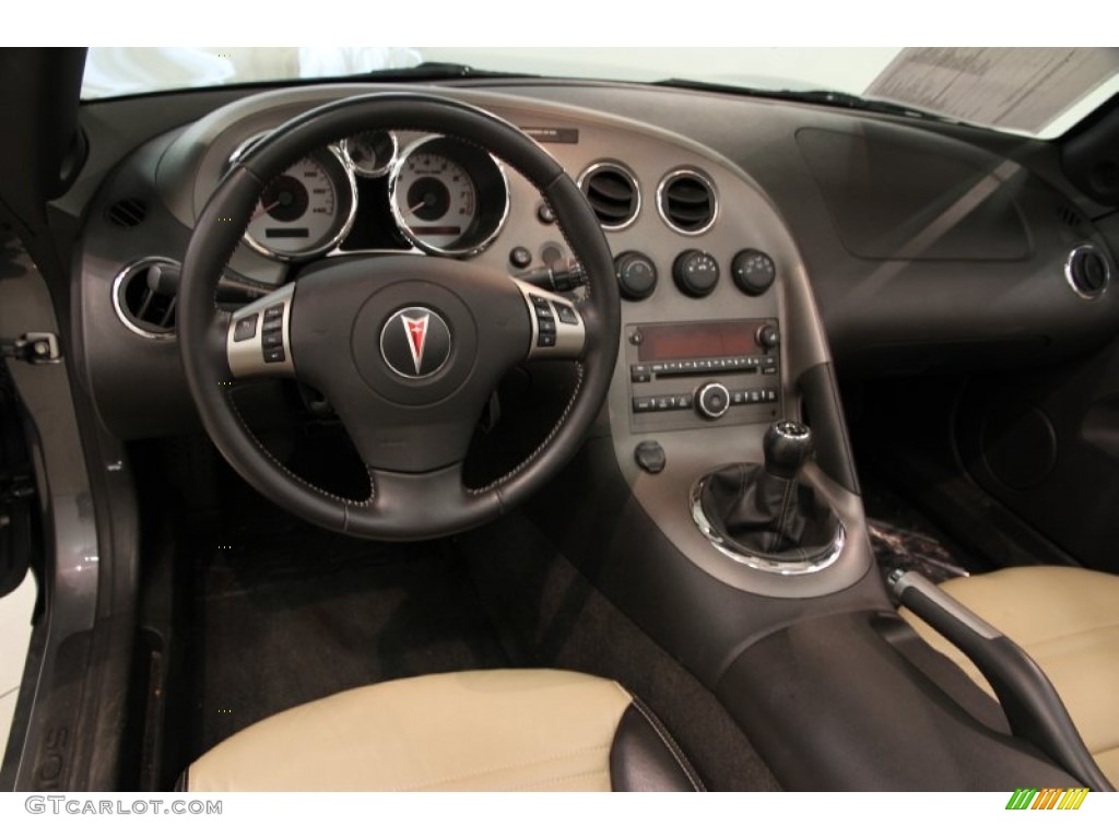 2008 Pontiac Solstice Roadster Ebony/Sand Dashboard Photo #82595175