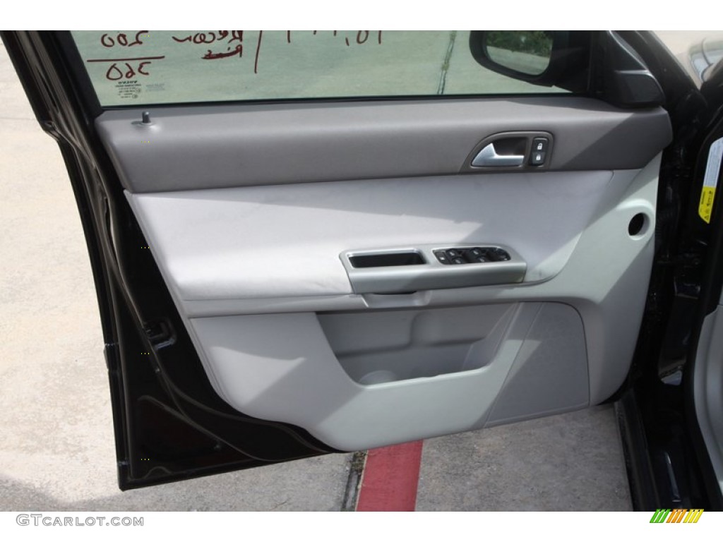 2008 Volvo V50 2.4i Door Panel Photos