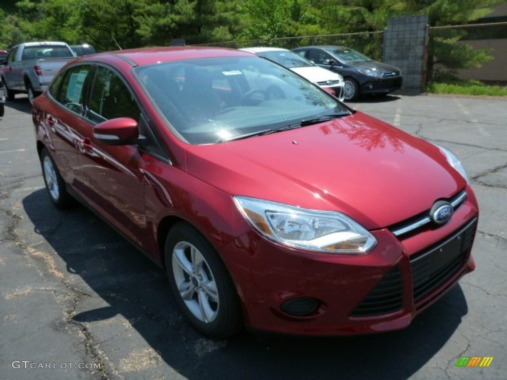 2013 Focus SE Sedan - Ruby Red / Medium Light Stone photo #1