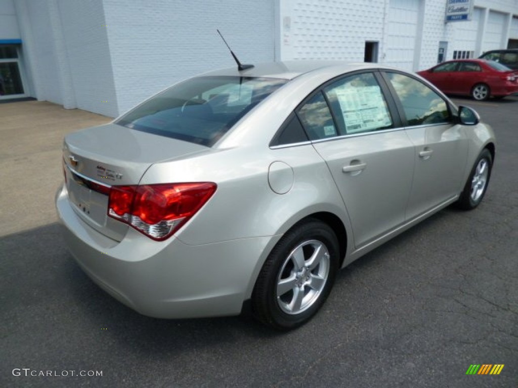 Champagne Silver Metallic 2014 Chevrolet Cruze LT Exterior Photo #82599790