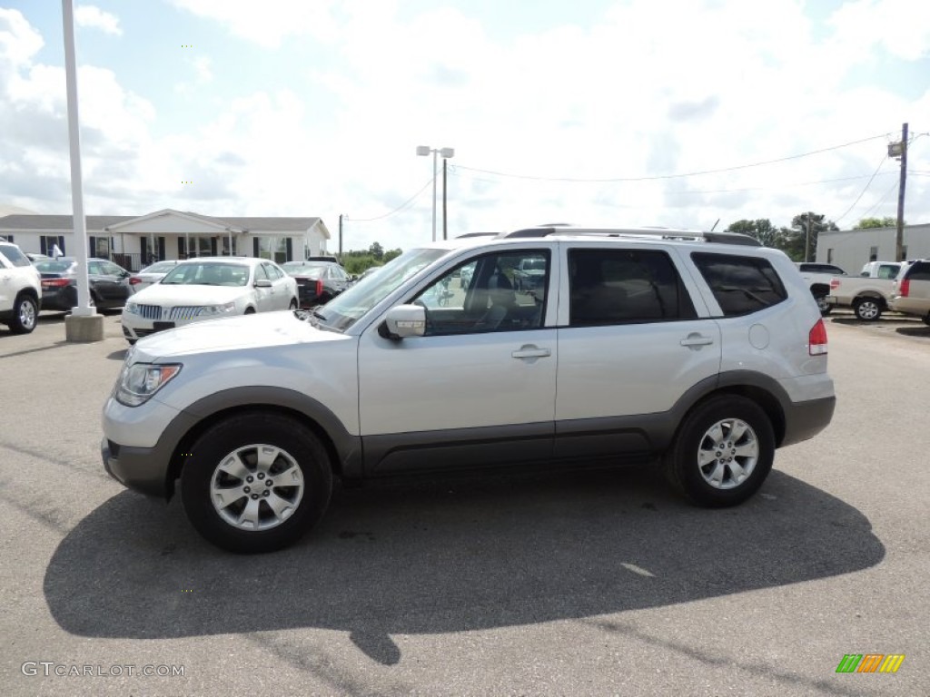2009 Borrego LX V6 - Bright Silver / Black photo #5