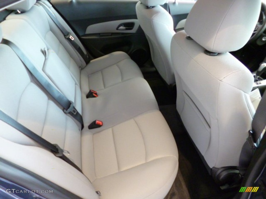 2014 Chevrolet Cruze LT Rear Seat Photo #82600621