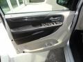 Bright Silver Metallic - Grand Caravan Crew Photo No. 3