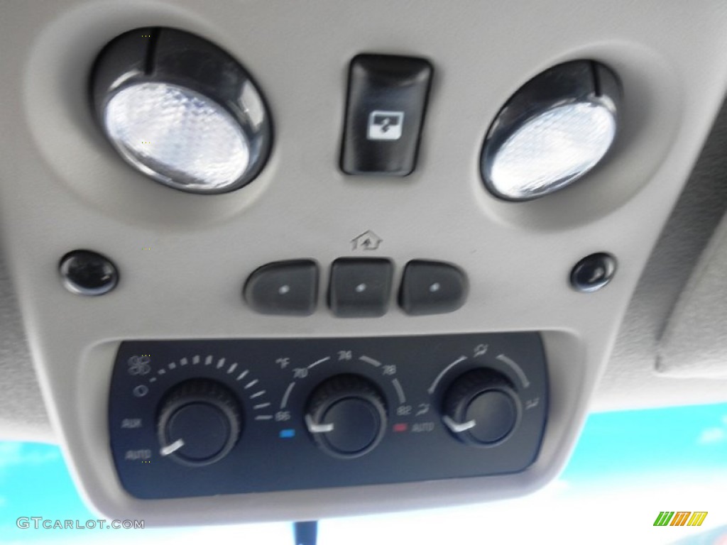 2003 Suburban 1500 LT 4x4 - Indigo Blue Metallic / Gray/Dark Charcoal photo #16