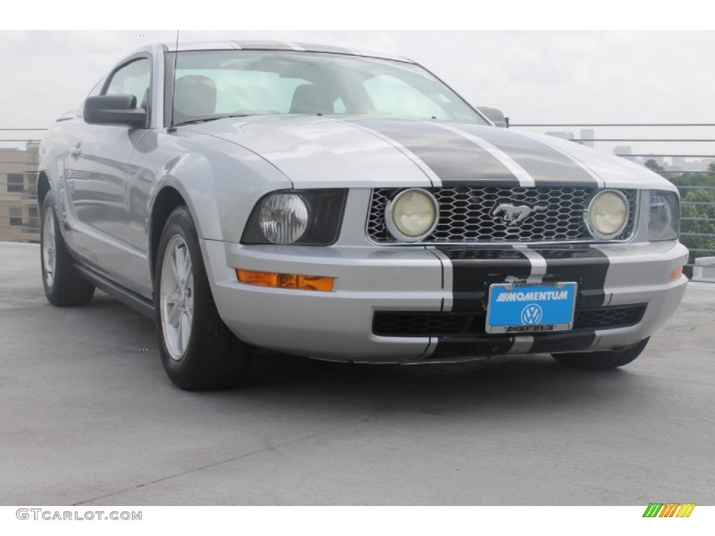 2008 Mustang V6 Deluxe Coupe - Brilliant Silver Metallic / Light Graphite photo #1