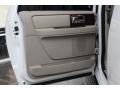2011 White Platinum Tri-Coat Lincoln Navigator L 4x2  photo #20