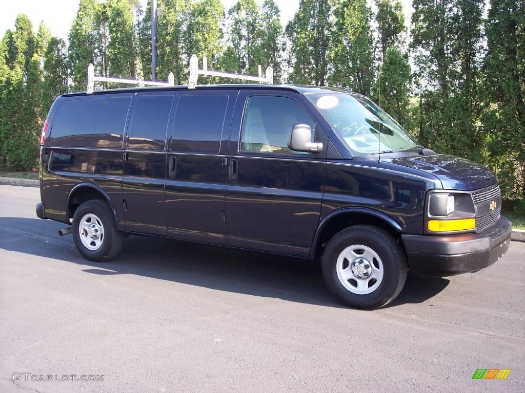 2006 Express 1500 Cargo Van - Dark Blue Metallic / Medium Dark Pewter photo #4