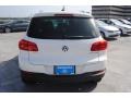 Candy White - Tiguan SE Photo No. 6