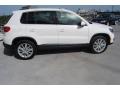 Candy White - Tiguan SE Photo No. 9