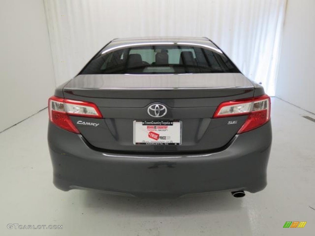 2013 Camry SE - Magnetic Gray Metallic / Black photo #18
