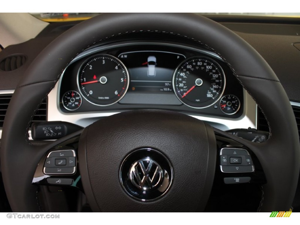 2013 Touareg TDI Executive 4XMotion - Black / Saddle Brown photo #30