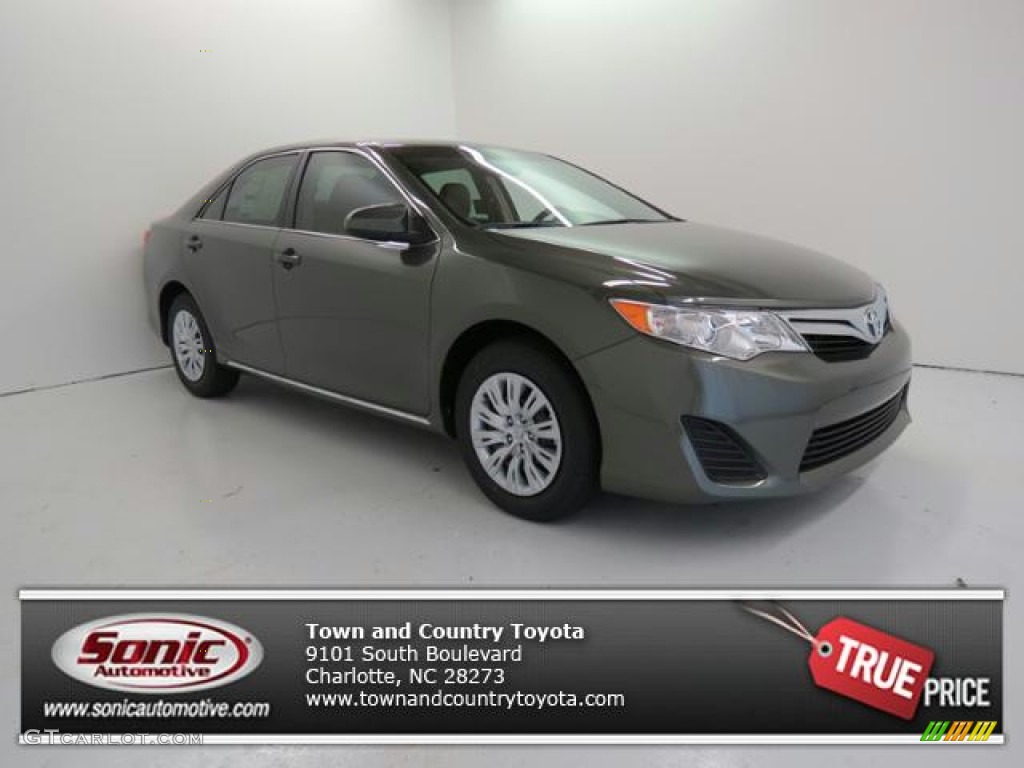 2013 Camry LE - Cypress Green Metallic / Ivory photo #1