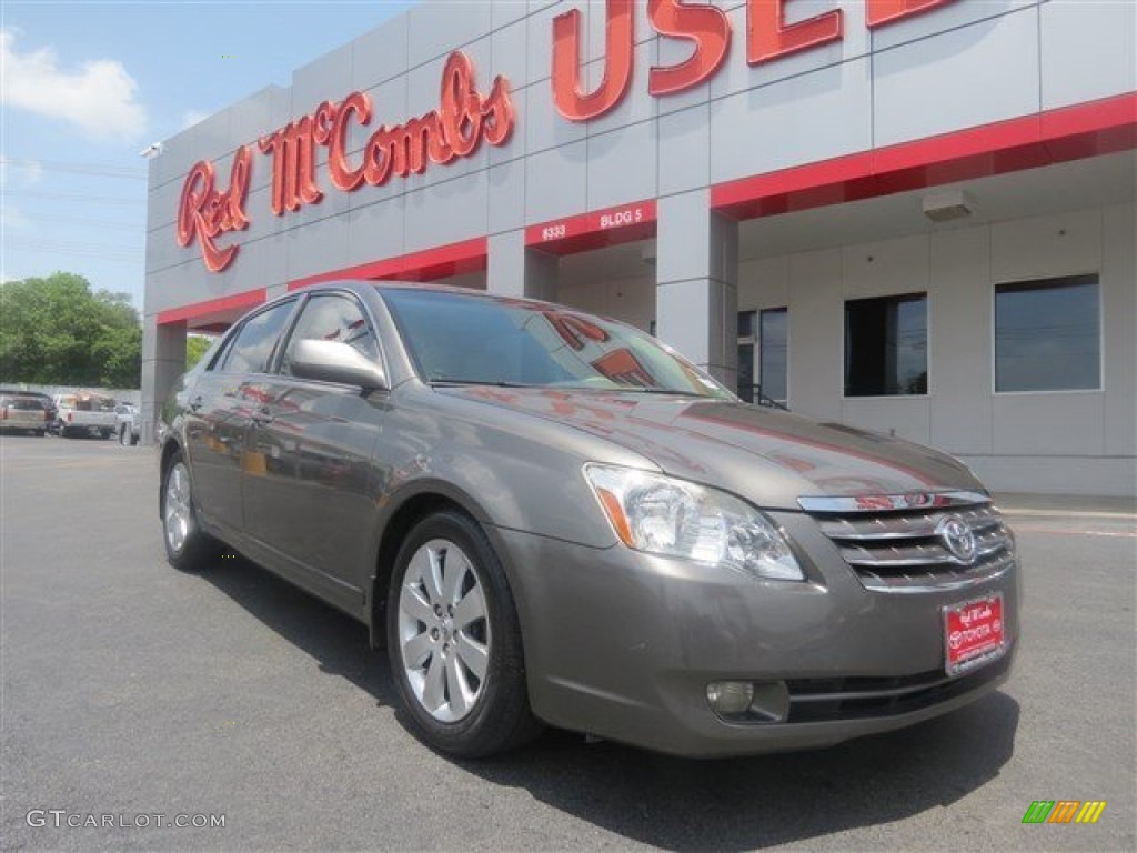 Phantom Gray Pearl Toyota Avalon