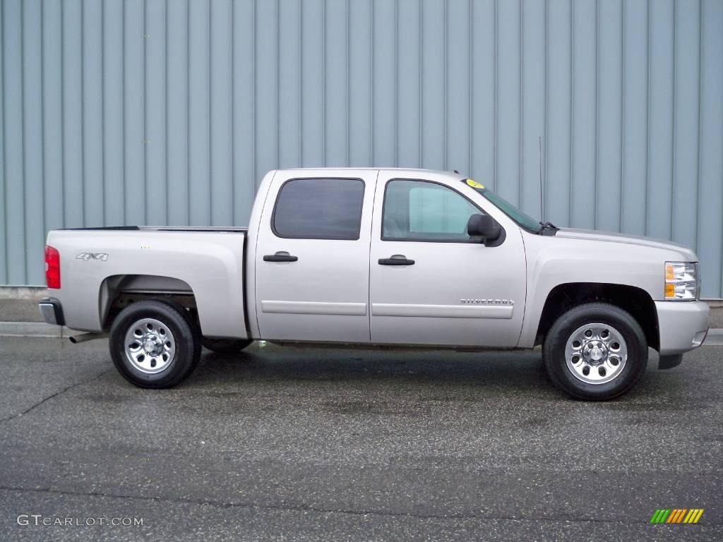 2008 Silverado 1500 LT Crew Cab 4x4 - Silver Birch Metallic / Light Titanium/Ebony Accents photo #2