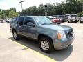 Stealth Gray Metallic - Yukon SLE Photo No. 4