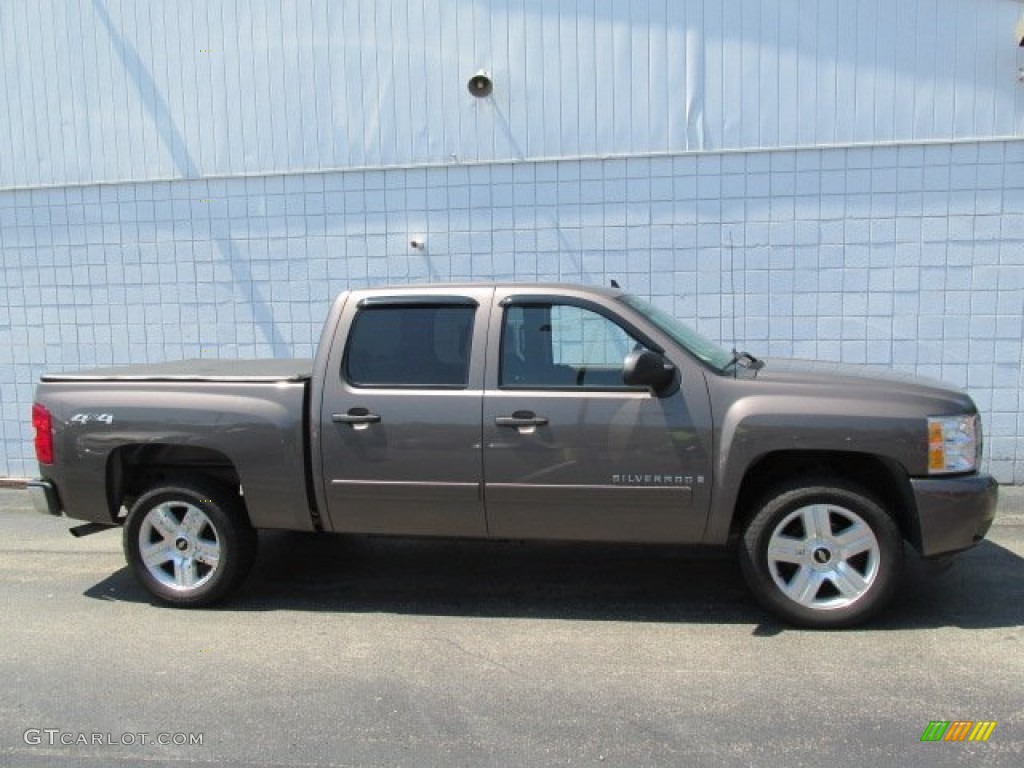 2008 Silverado 1500 LT Crew Cab 4x4 - Desert Brown Metallic / Dark Titanium photo #2