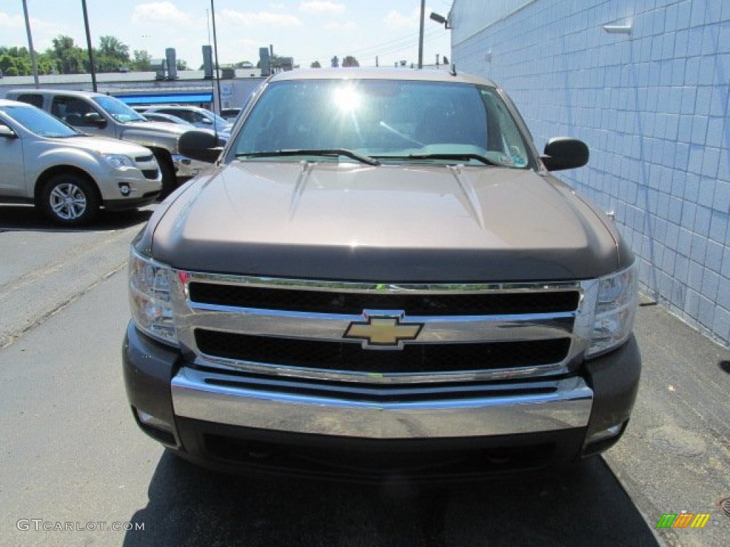 2008 Silverado 1500 LT Crew Cab 4x4 - Desert Brown Metallic / Dark Titanium photo #5