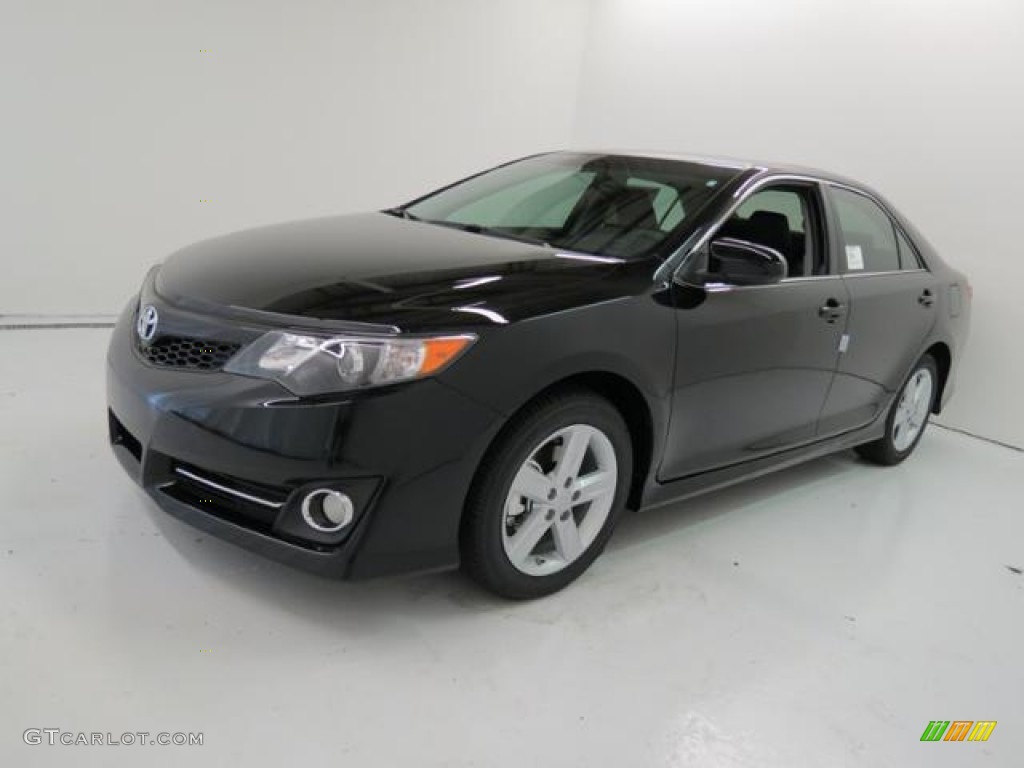 2013 Camry SE - Attitude Black Metallic / Black photo #3