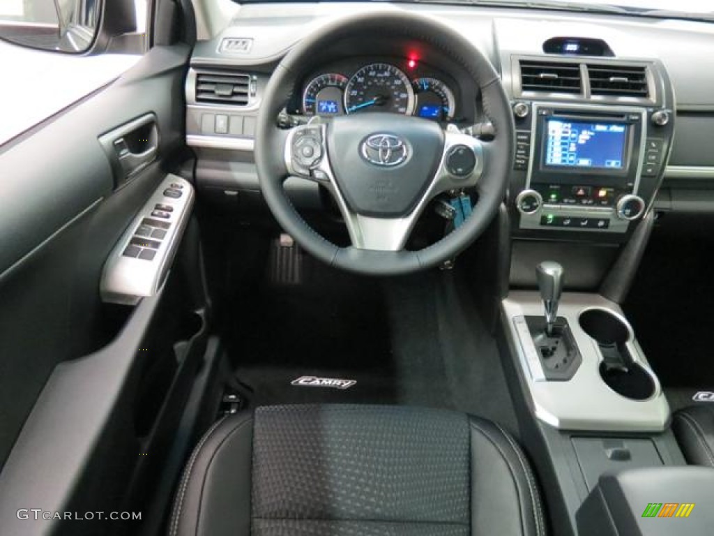 2013 Camry SE - Attitude Black Metallic / Black photo #5
