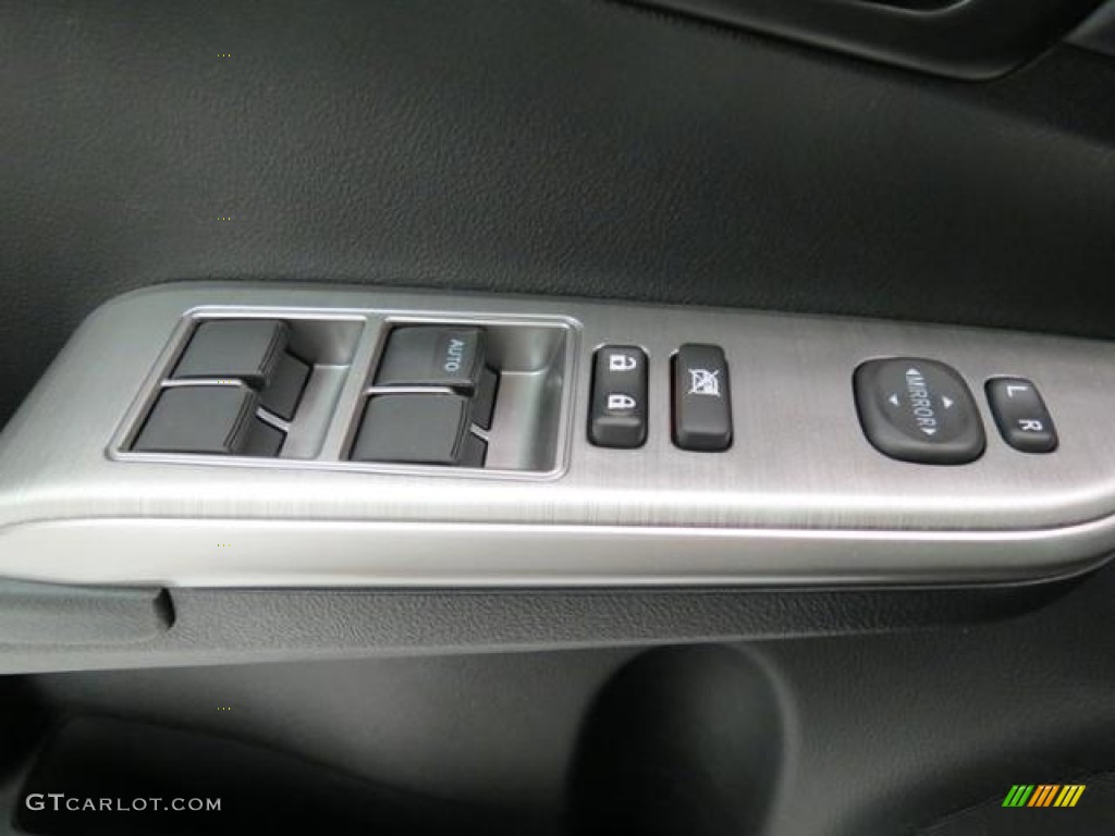 2013 Camry SE - Attitude Black Metallic / Black photo #10