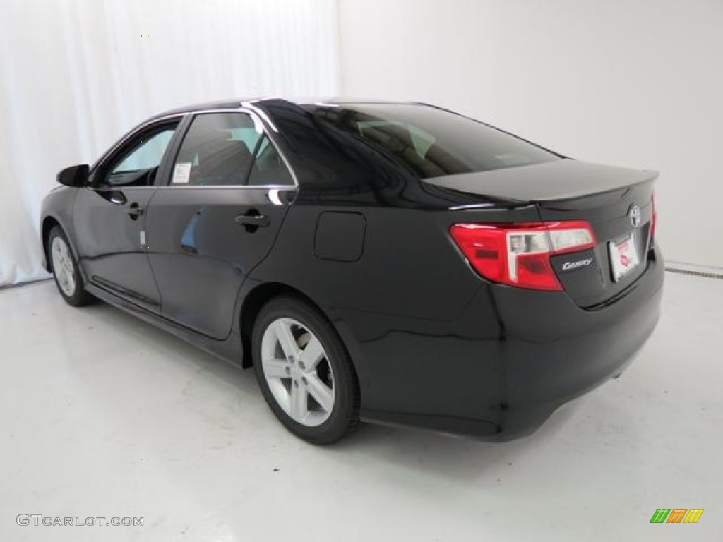 2013 Camry SE - Attitude Black Metallic / Black photo #19