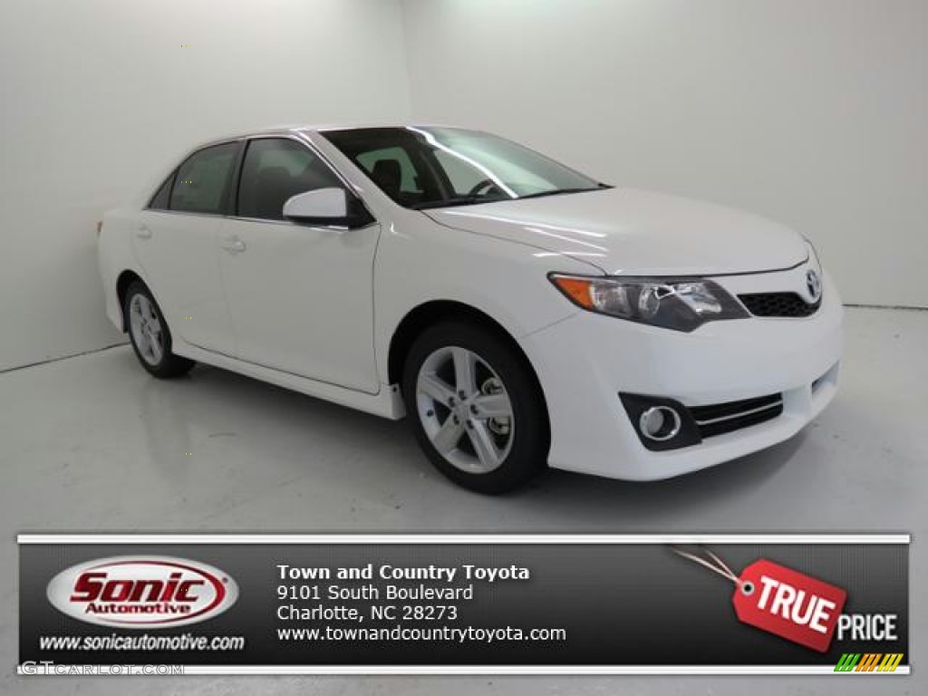 2013 Camry SE - Super White / Black photo #1
