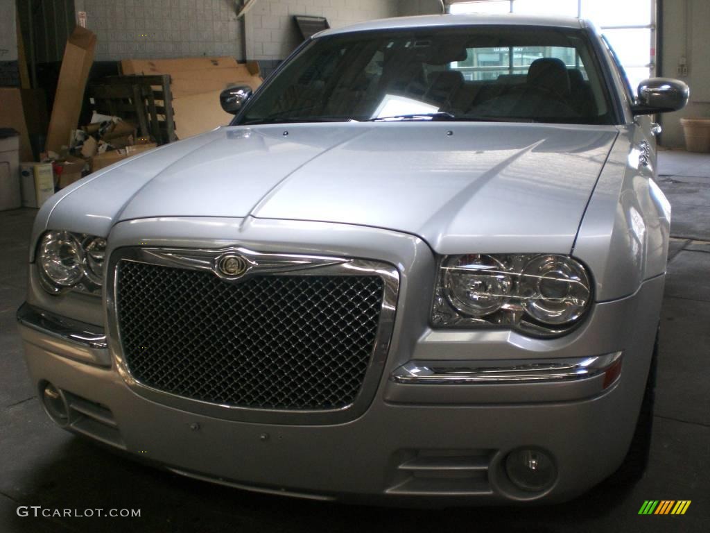 2005 300 C HEMI - Bright Silver Metallic / Dark Slate Gray/Light Graystone photo #18