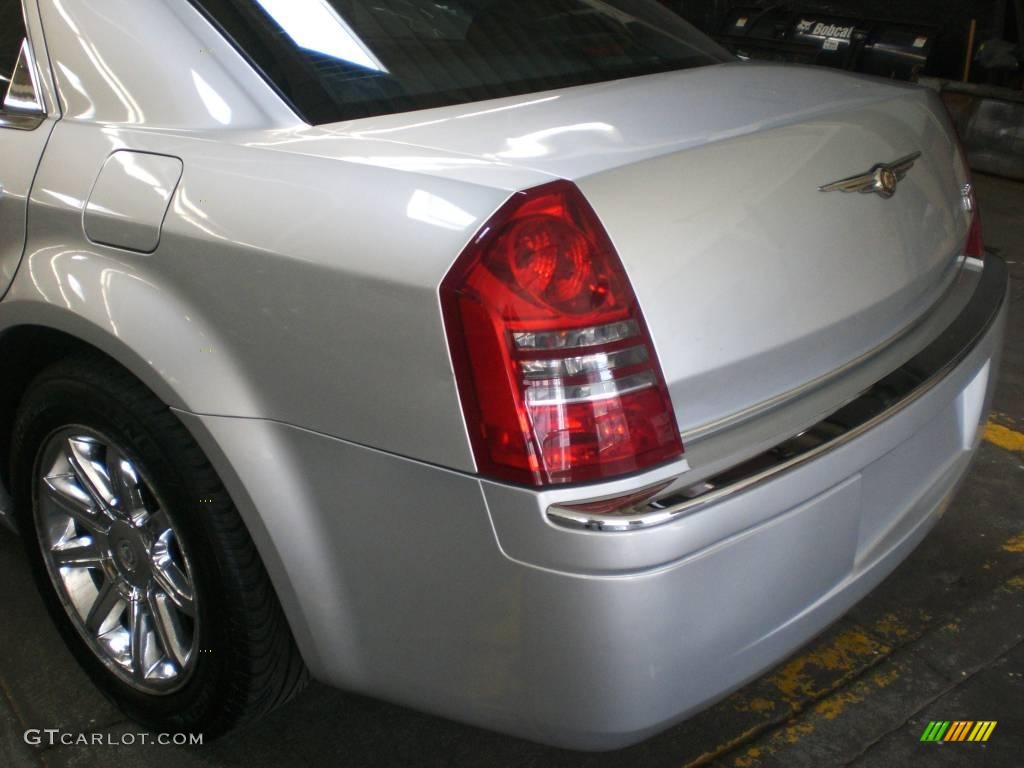 2005 300 C HEMI - Bright Silver Metallic / Dark Slate Gray/Light Graystone photo #19