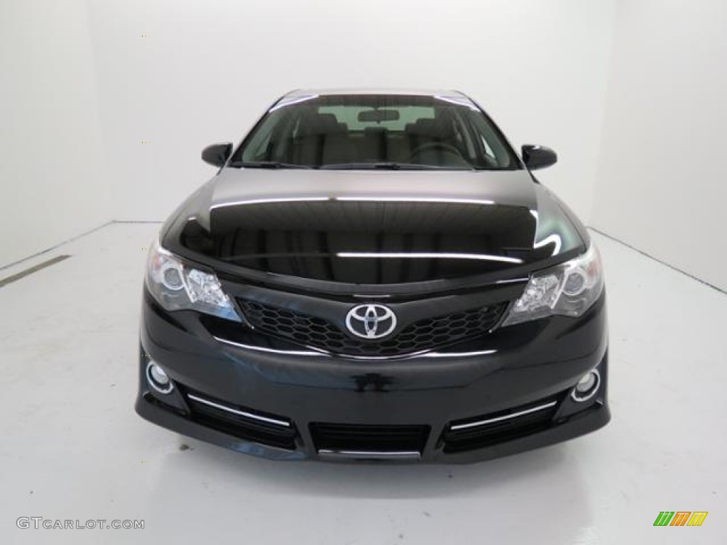 2013 Camry SE - Attitude Black Metallic / Black photo #2