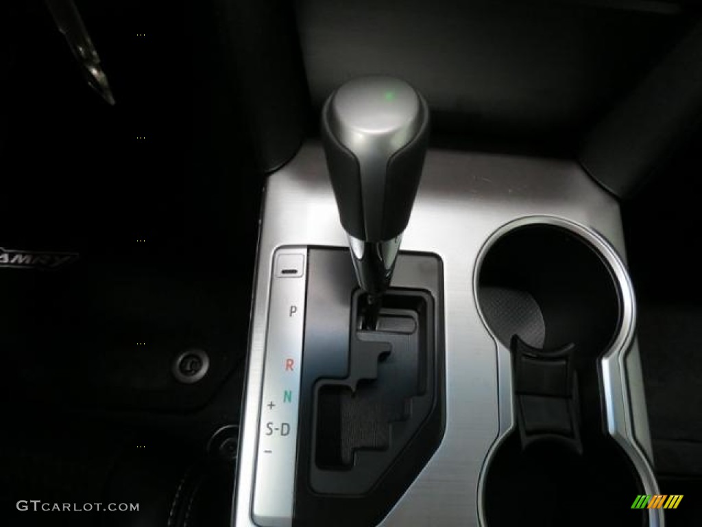 2013 Camry SE - Attitude Black Metallic / Black photo #17