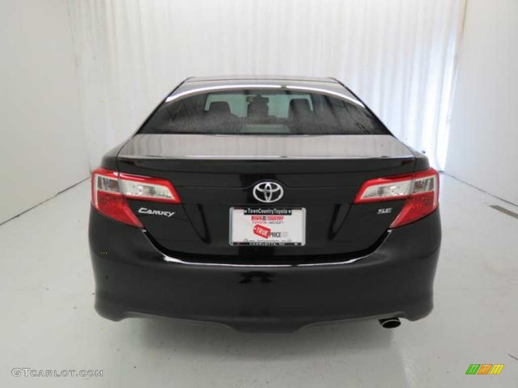 2013 Camry SE - Attitude Black Metallic / Black photo #23
