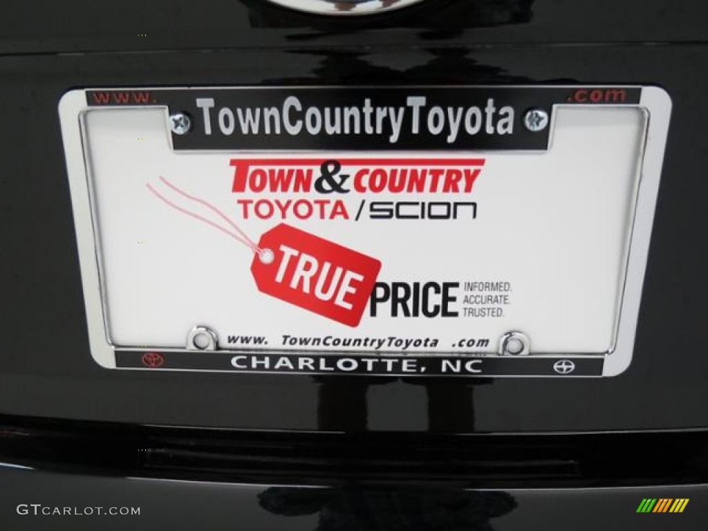 2013 Camry SE - Attitude Black Metallic / Black photo #26