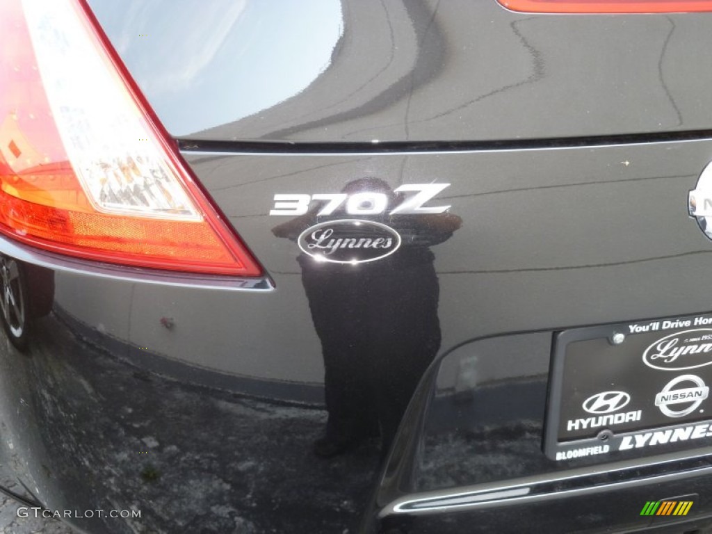 2011 370Z Coupe - Magnetic Black / Black photo #7