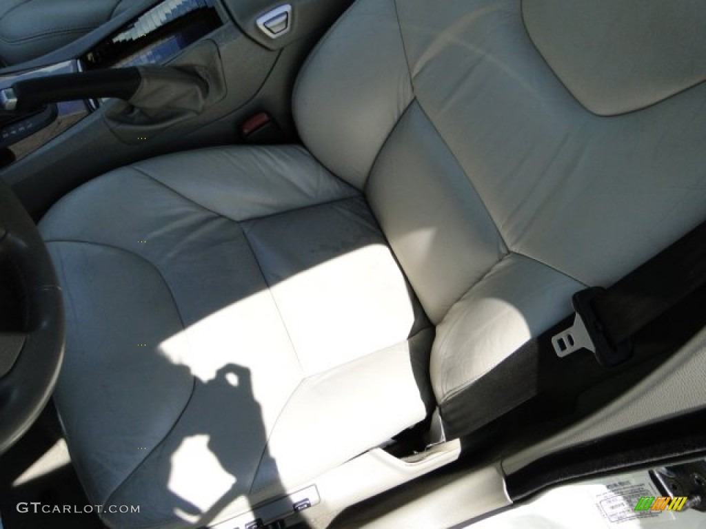 2005 V70 2.4 - Ice White / Taupe/Light Taupe photo #23
