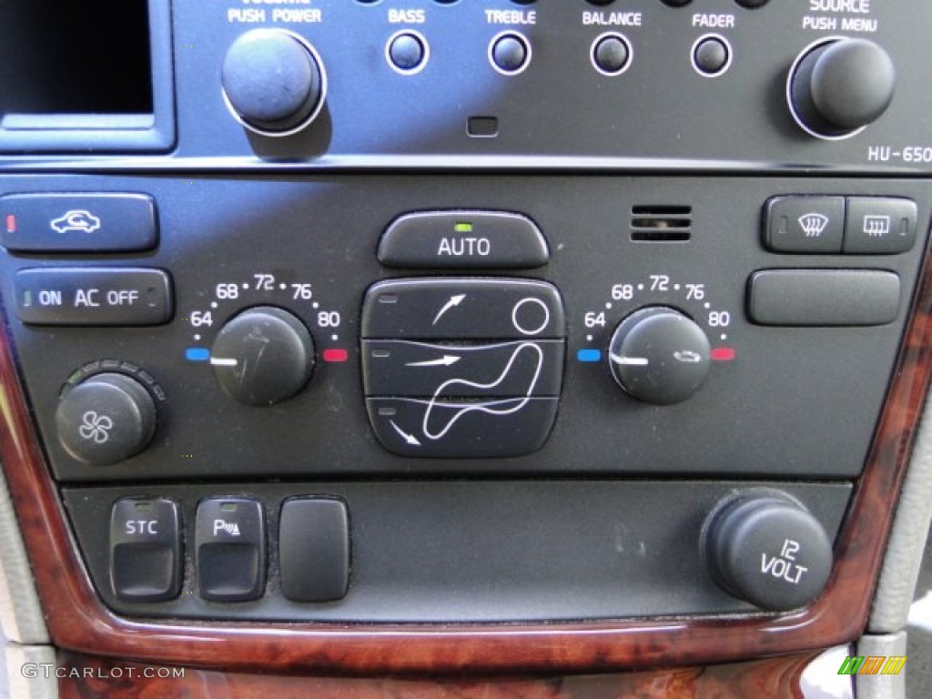 2005 V70 2.4 - Ice White / Taupe/Light Taupe photo #32