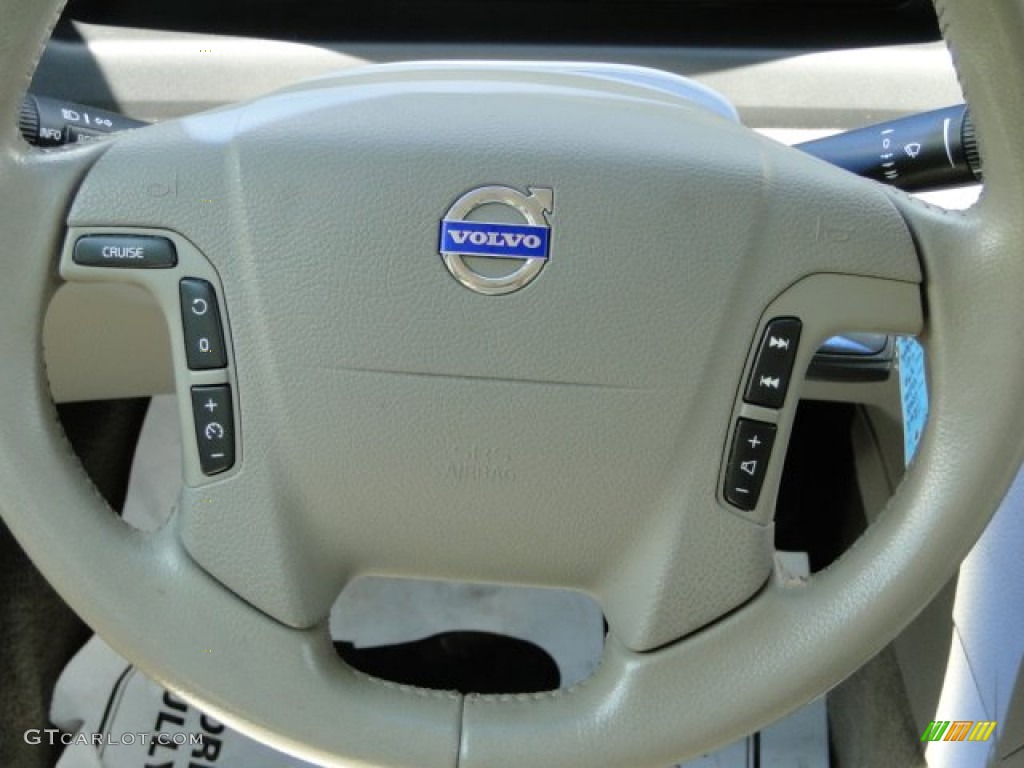 2005 V70 2.4 - Ice White / Taupe/Light Taupe photo #38