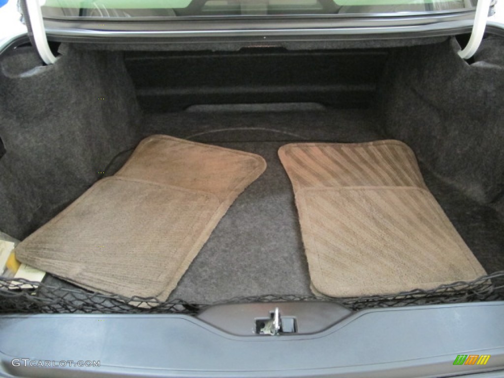 1995 DeVille Sedan - White / Ivory photo #11