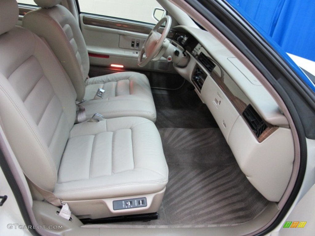 1995 DeVille Sedan - White / Ivory photo #23
