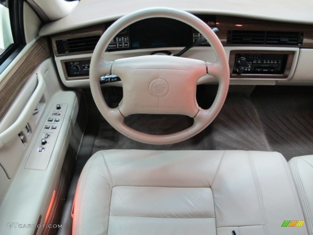 1995 DeVille Sedan - White / Ivory photo #25