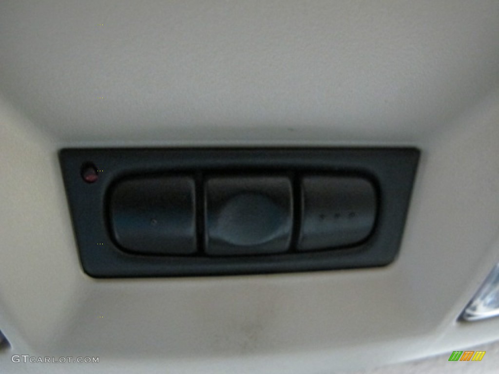 1995 DeVille Sedan - White / Ivory photo #33