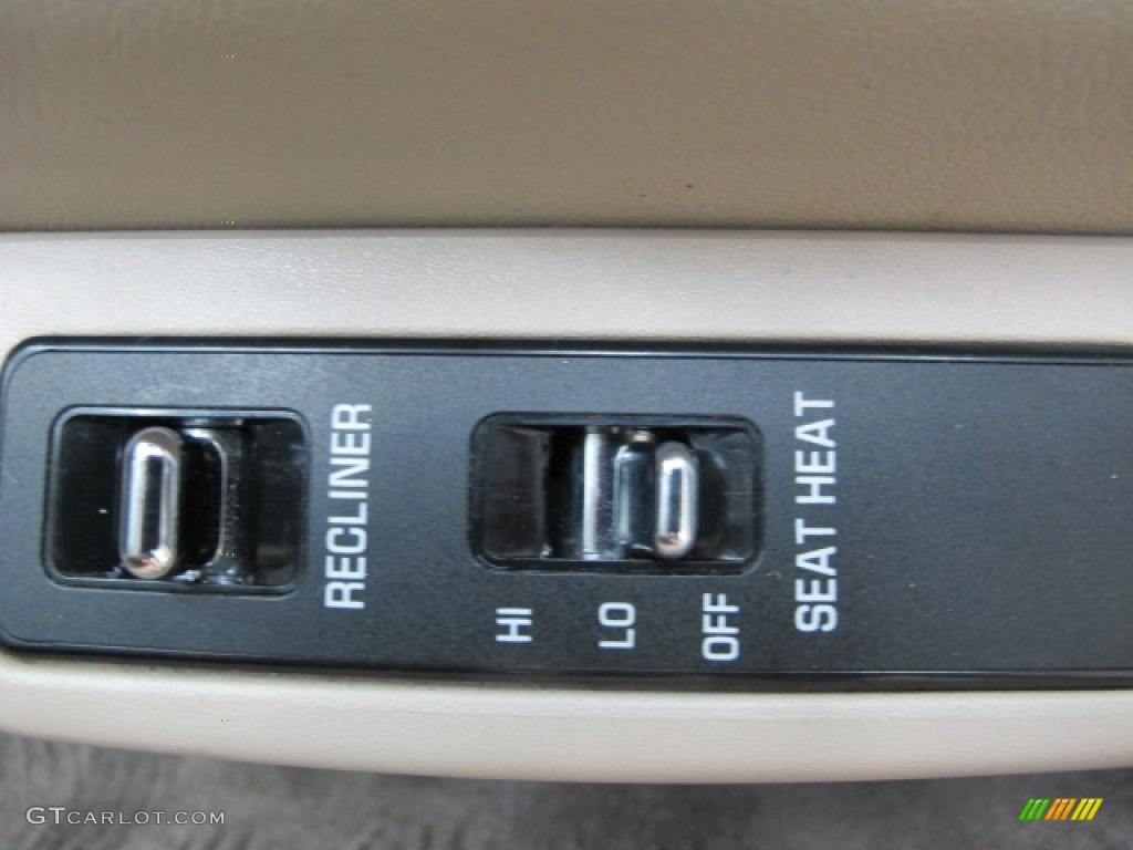 1995 DeVille Sedan - White / Ivory photo #39