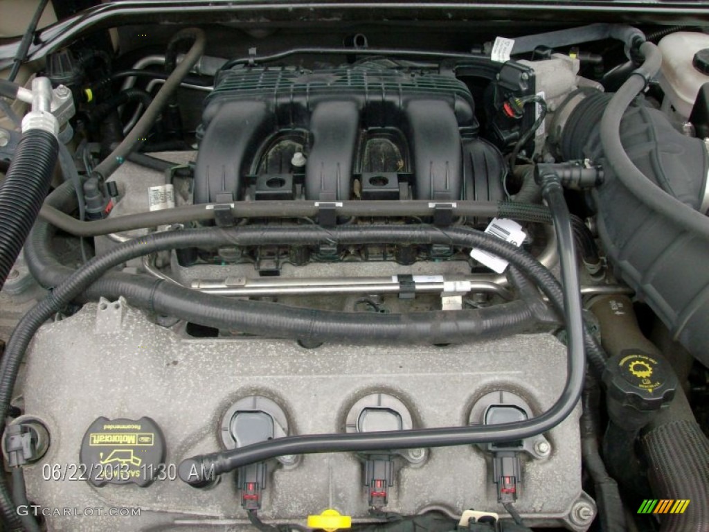 2010 Ford Taurus SEL AWD Engine Photos
