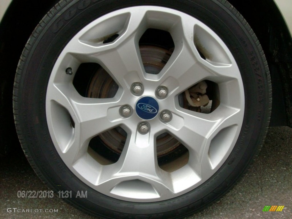 2010 Ford Taurus SEL AWD Wheel Photos