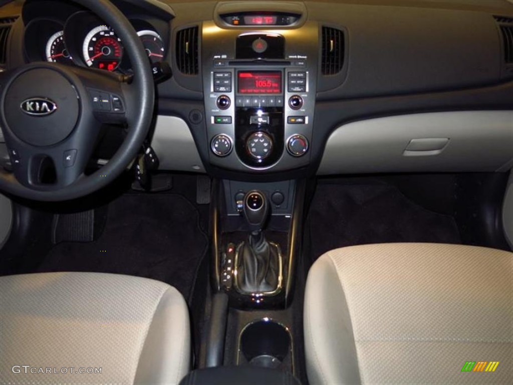 2013 Kia Forte EX Dashboard Photos