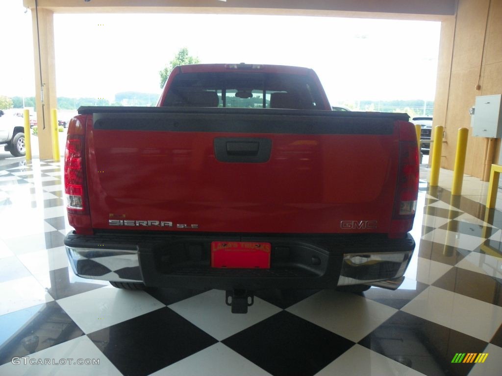 2008 Sierra 1500 SLE Crew Cab - Fire Red / Light Cashmere photo #5