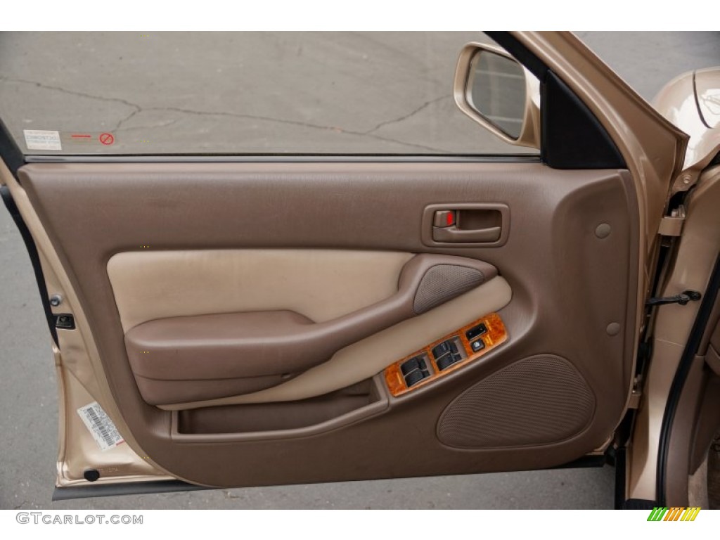 1995 Toyota Camry XLE V6 Sedan Beige Door Panel Photo #82634124